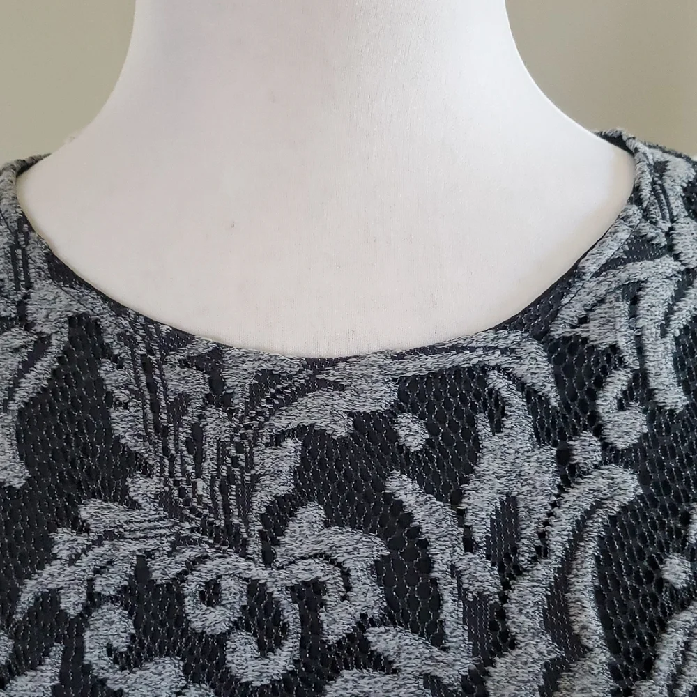 Ann Taylor Elegant Black and Gray Floral Women's Top - Picture 8 of 15